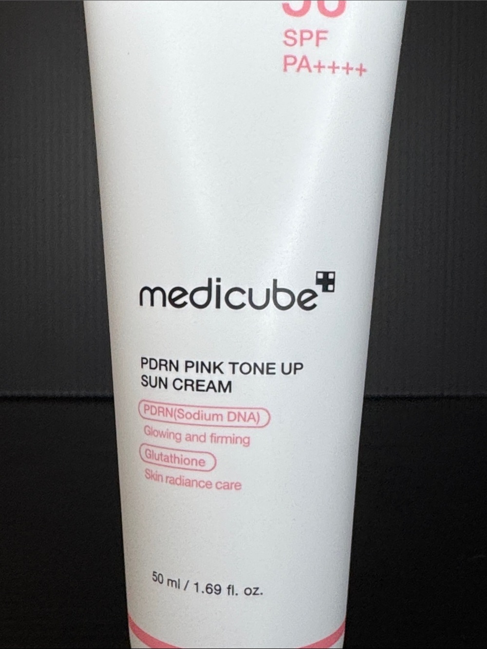 medicube PDRN Pink Tone Up Sun Cream SPF 50+ - Picture 3 of 4